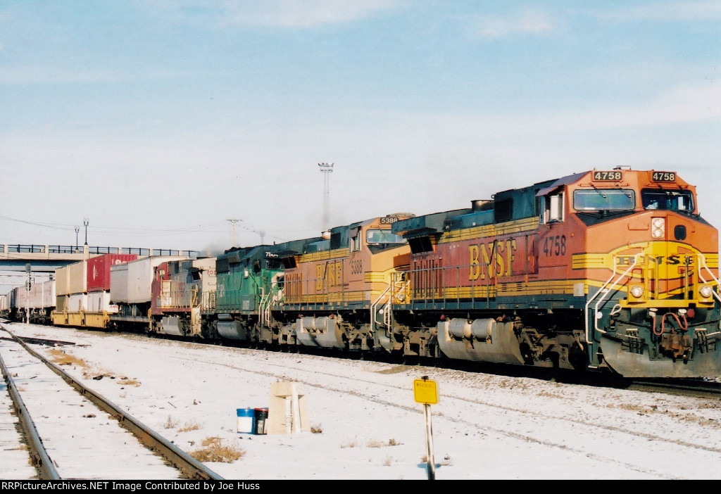 BNSF 4758 East